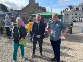 Local MP Attends Kintore Sustainability Event